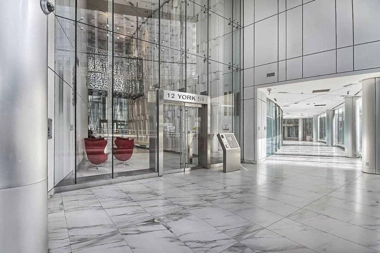 Ihost Suites Ice Condo Toronto Exterior foto