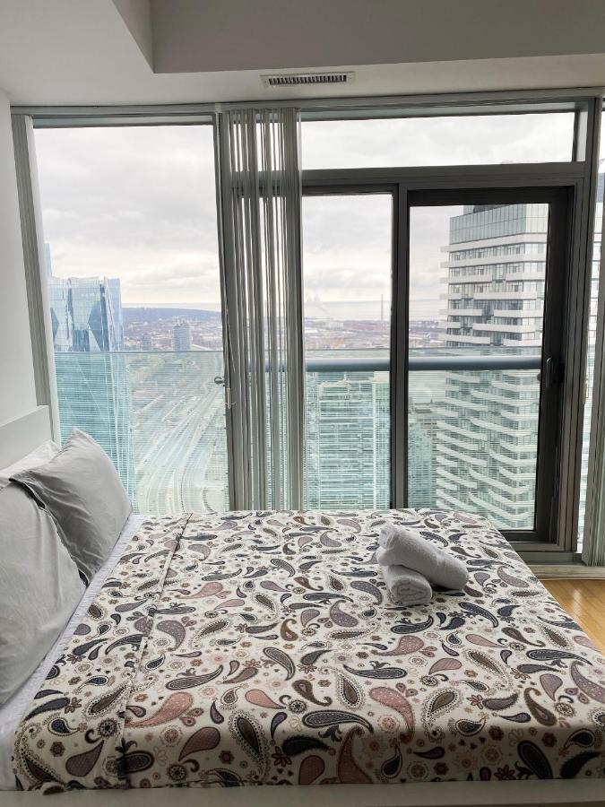 Ihost Suites Ice Condo Toronto Exterior foto